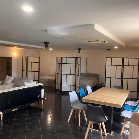 Le Faubourg 51 דירה
