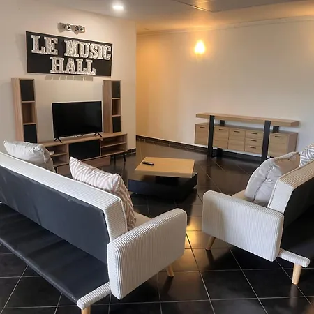 Le Faubourg 51 * סנליס
